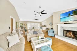 Waterfront Siesta Key Home l w/ pool, hot tub, mini putt, bikes & mins to beach