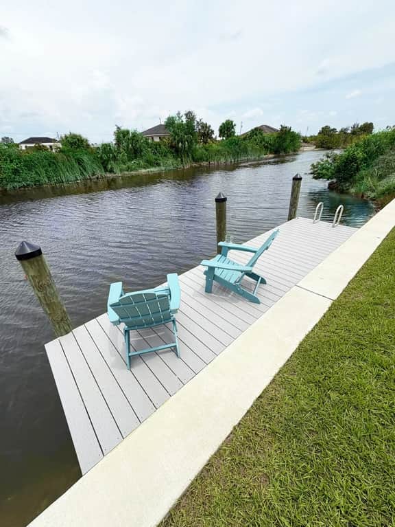 Oasis W/ Heated Salt Water Pool & Private Pier! Great for 2 Families!